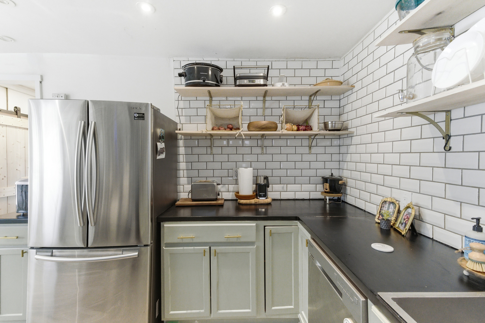 233 E Hawthorne Drive, Round Lake Beach, IL 60073