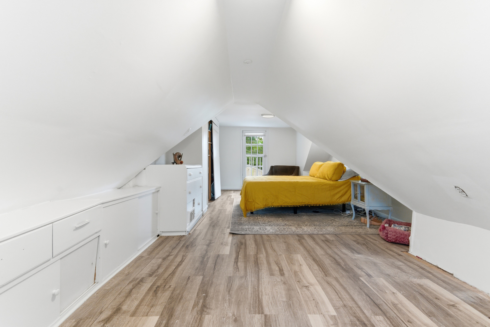 233 E Hawthorne Drive, Round Lake Beach, IL 60073