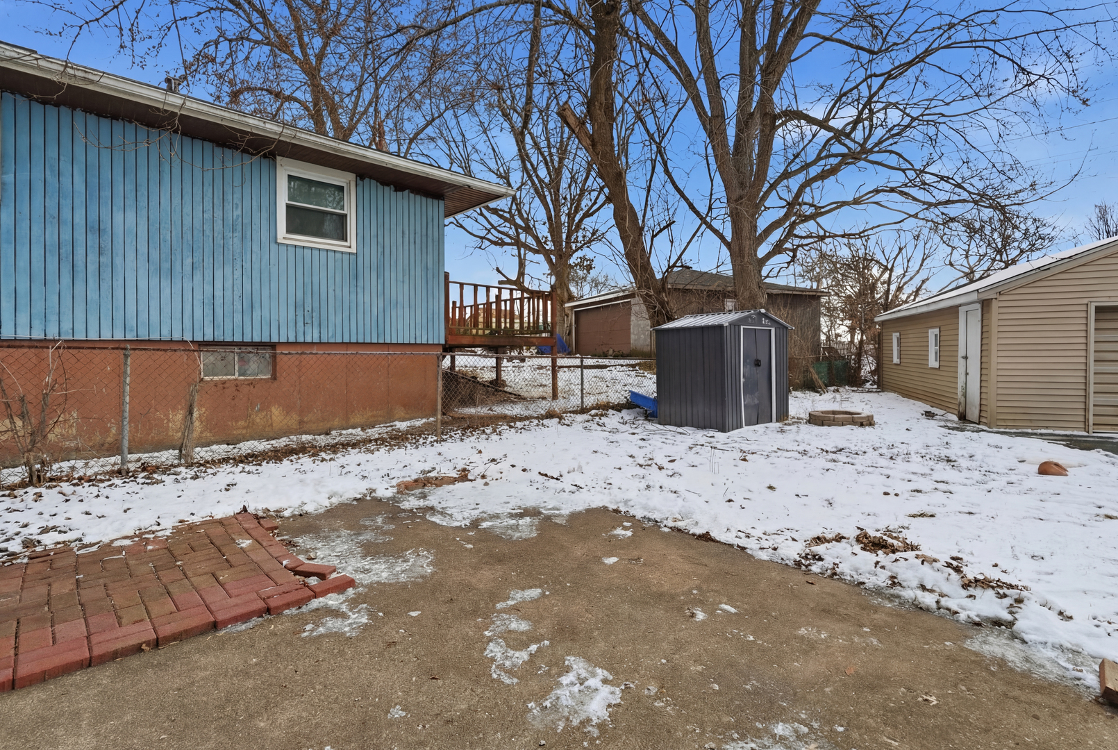 233 E Hawthorne Drive, Round Lake Beach, IL 60073