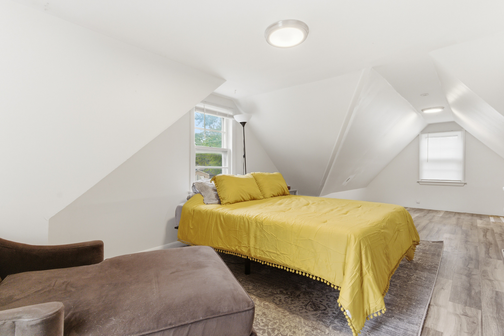 233 E Hawthorne Drive, Round Lake Beach, IL 60073