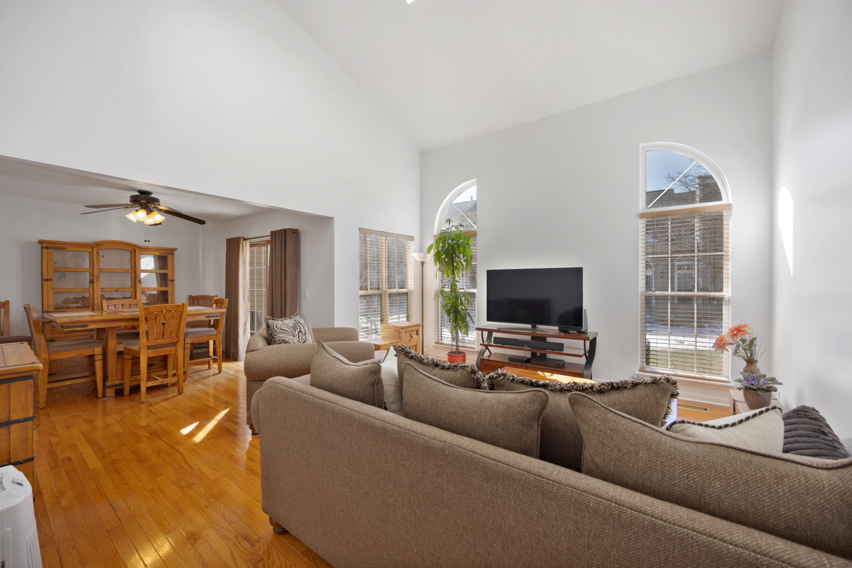 733 Clover Hill Court, Elk Grove Village, IL 60007