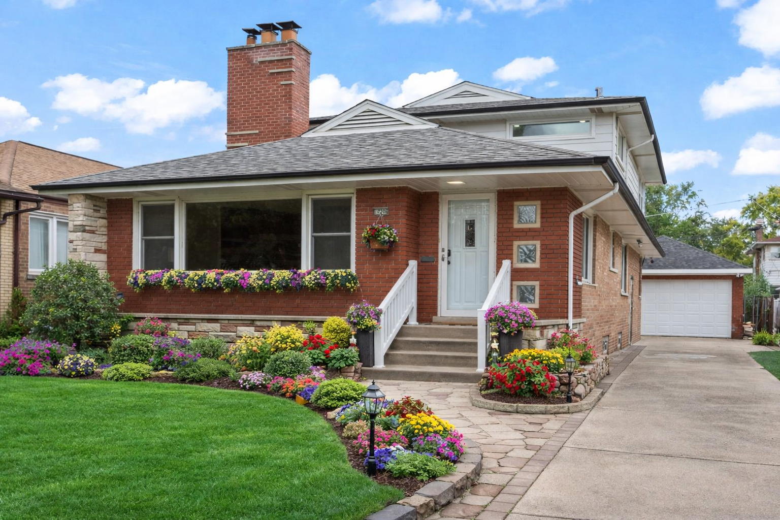 10206 S Saint Louis Avenue, Evergreen Park, IL 60805