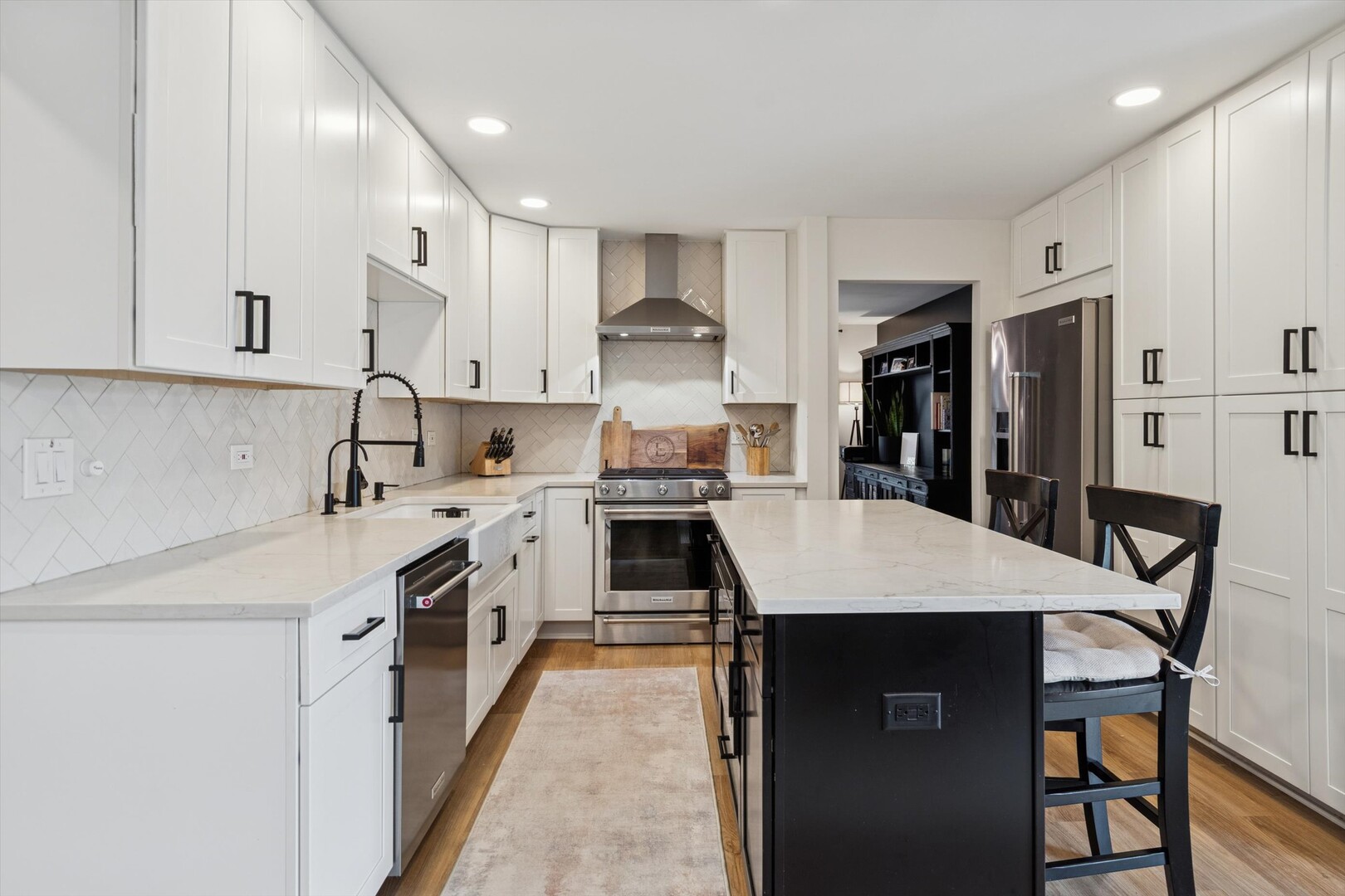 7800 Dorchester Lane, Darien, IL 60561