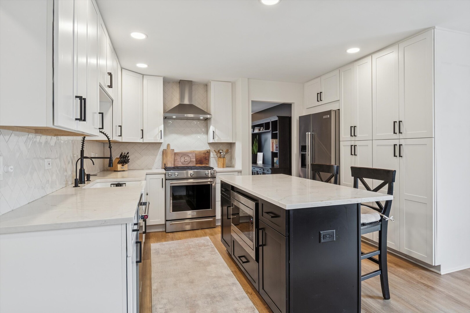 7800 Dorchester Lane, Darien, IL 60561