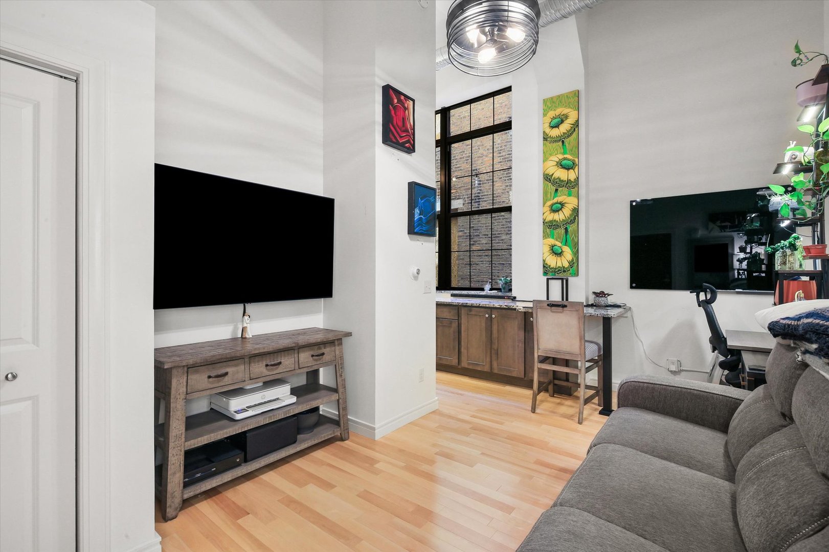 212 N Center Street #202, Bloomington, IL 61701