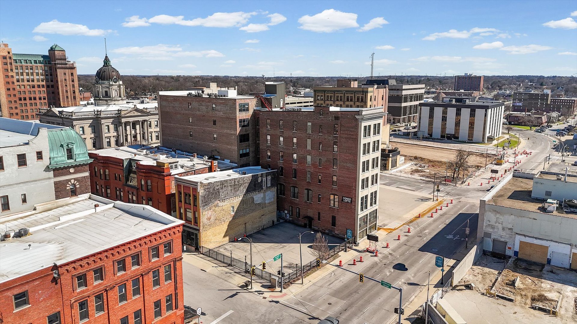 212 N Center Street #202, Bloomington, IL 61701