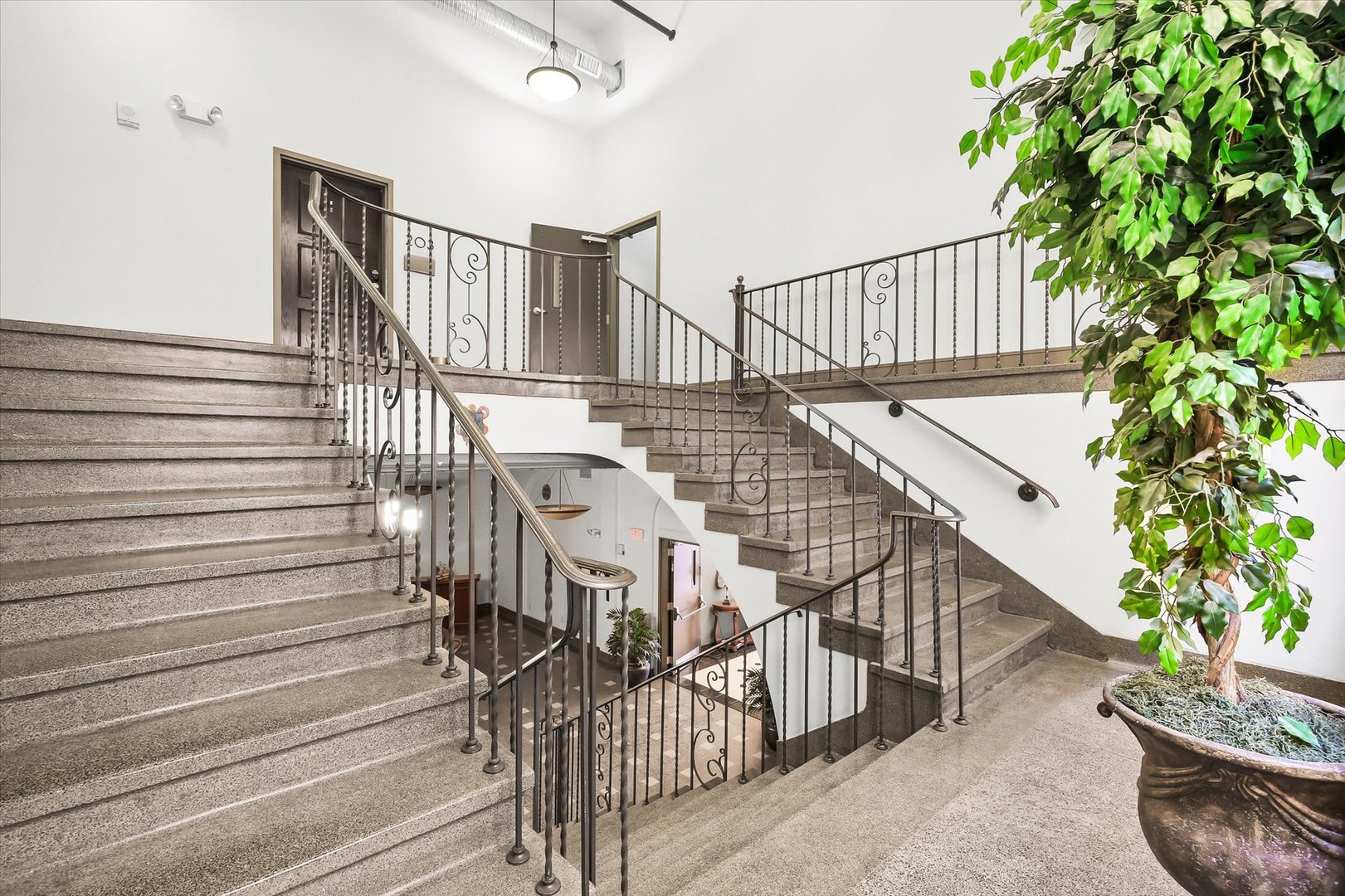 212 N Center Street #202, Bloomington, IL 61701