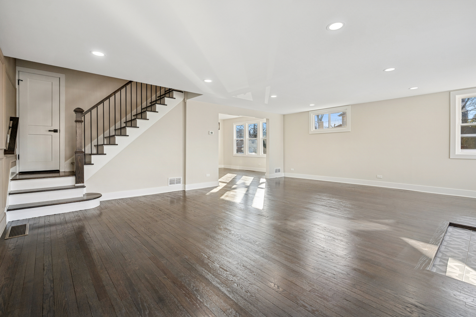 929 Prairie Avenue, Park Ridge, IL 60068