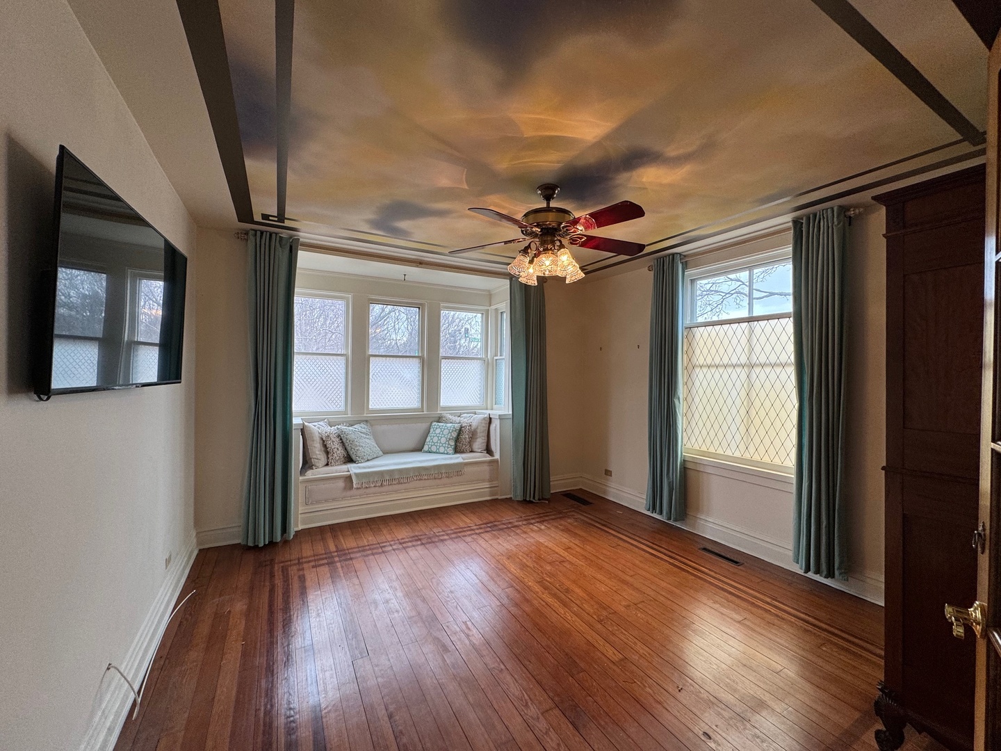 4604 Fairview Avenue, Downers Grove, IL 60515