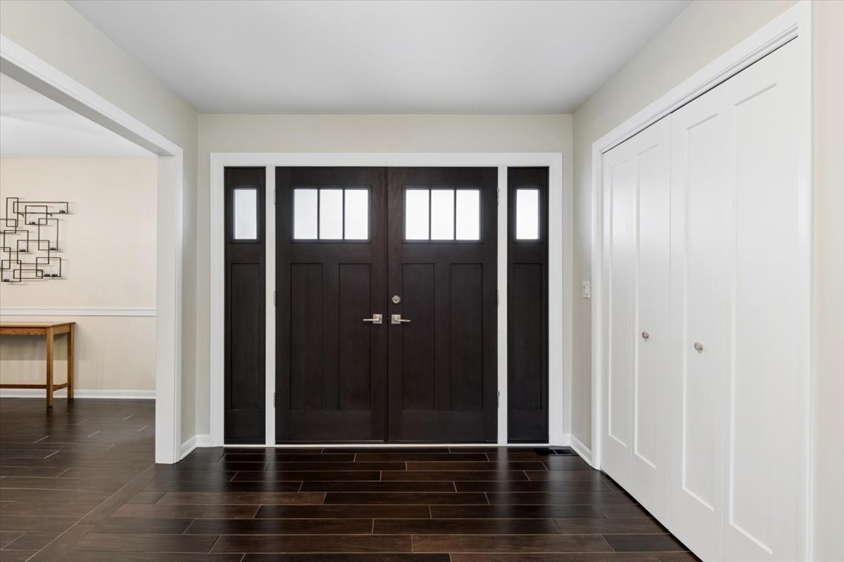 6644 Stowe Court, Lisle, IL 60532