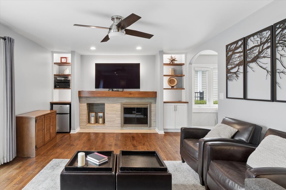 6644 Stowe Court, Lisle, IL 60532