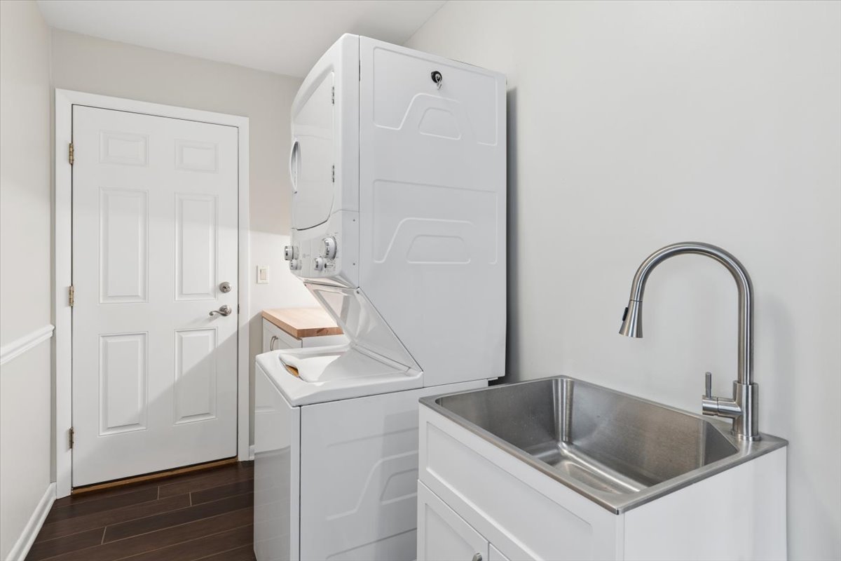 6644 Stowe Court, Lisle, IL 60532