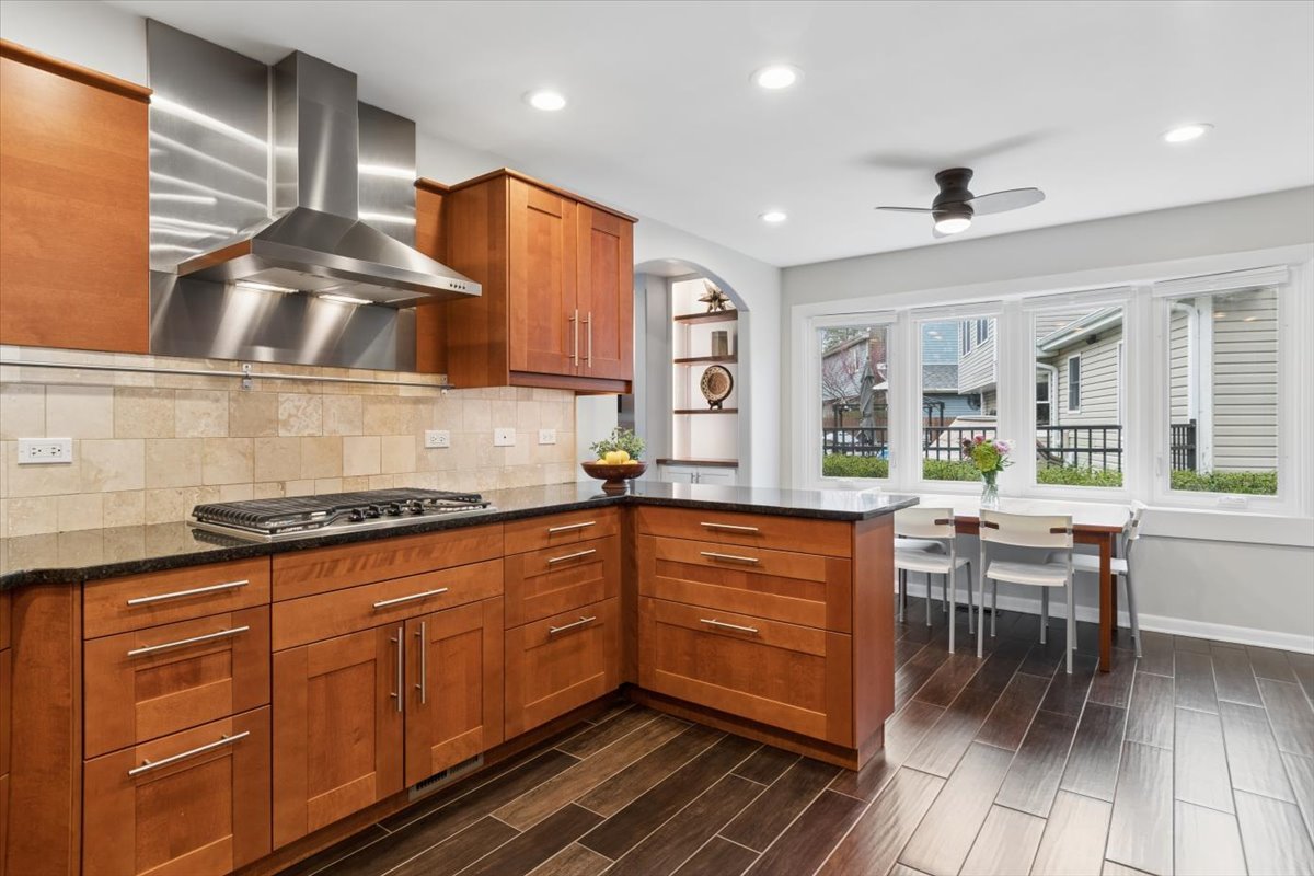 6644 Stowe Court, Lisle, IL 60532