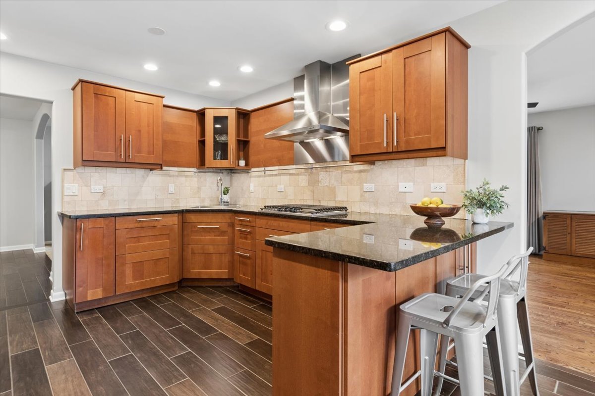 6644 Stowe Court, Lisle, IL 60532