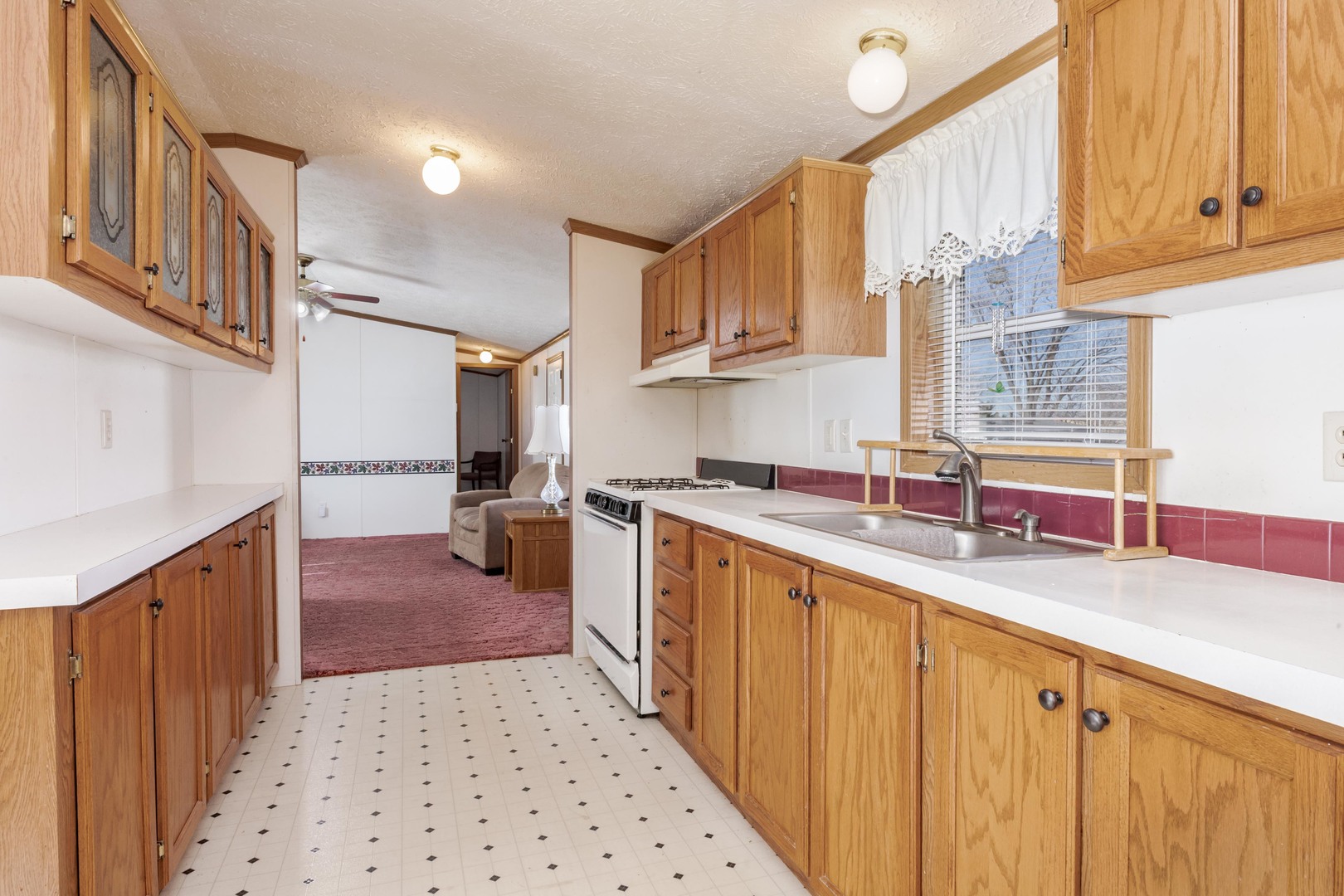 602 6th Street, Bloomington, IL 61704