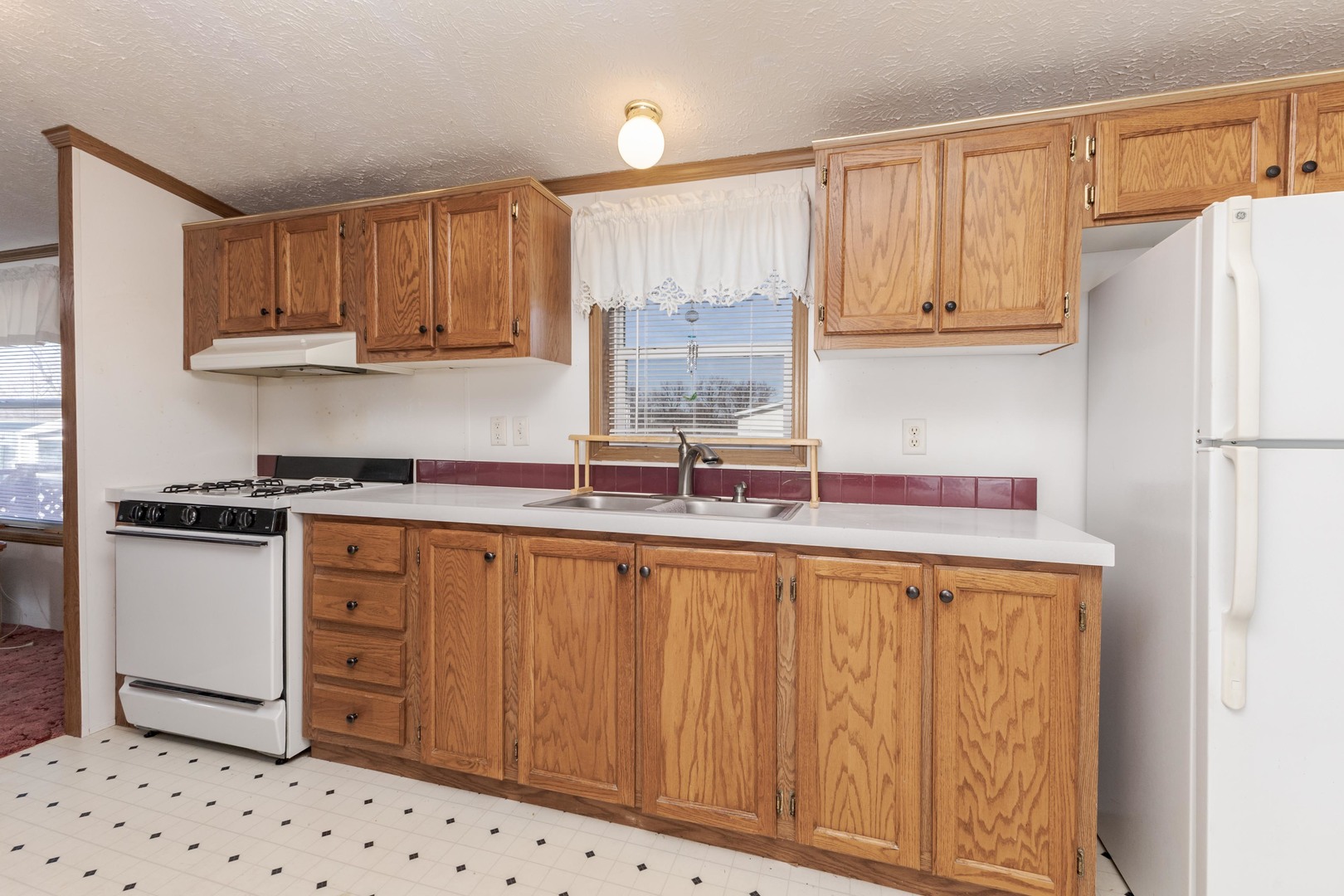 602 6th Street, Bloomington, IL 61704