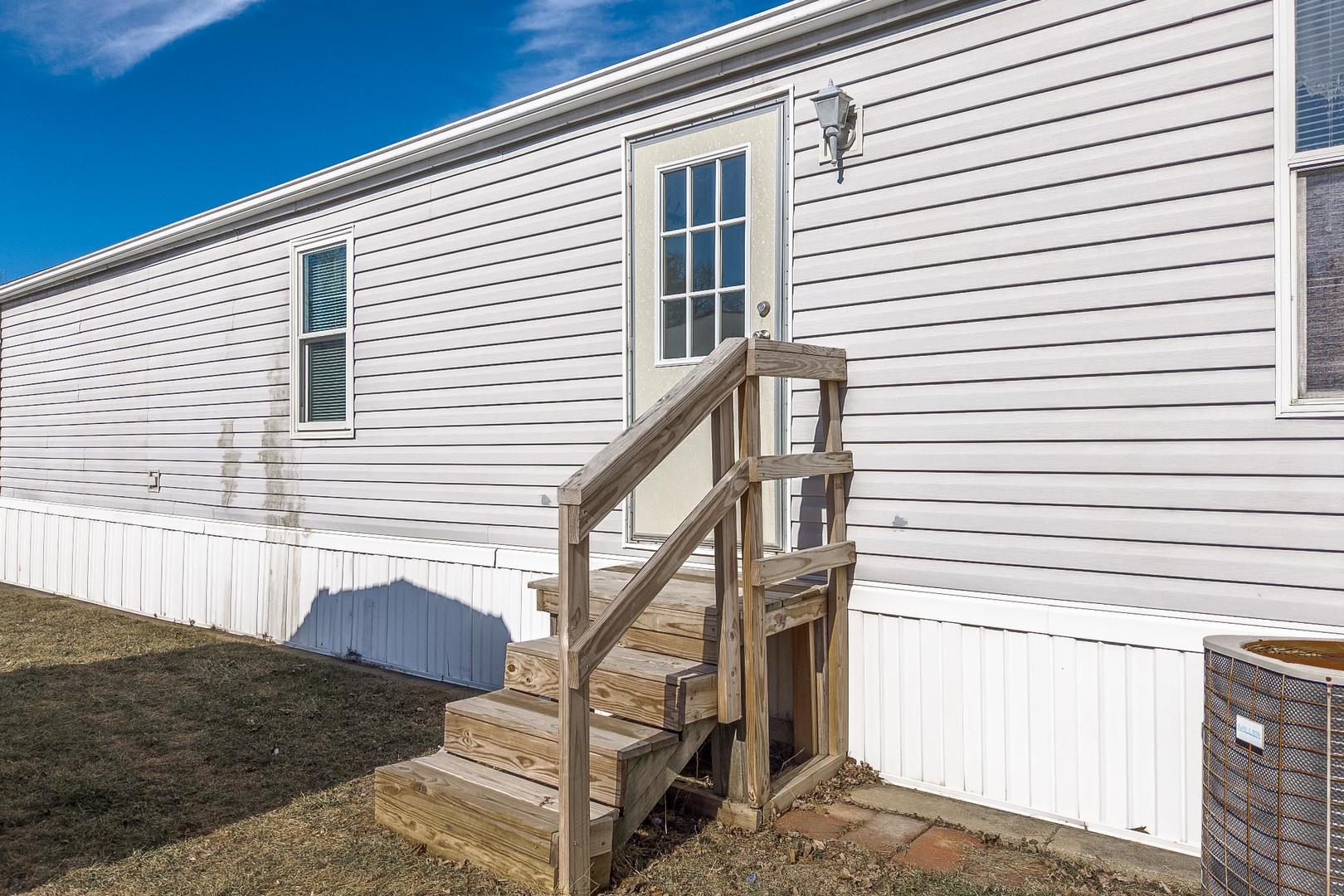 602 6th Street, Bloomington, IL 61704