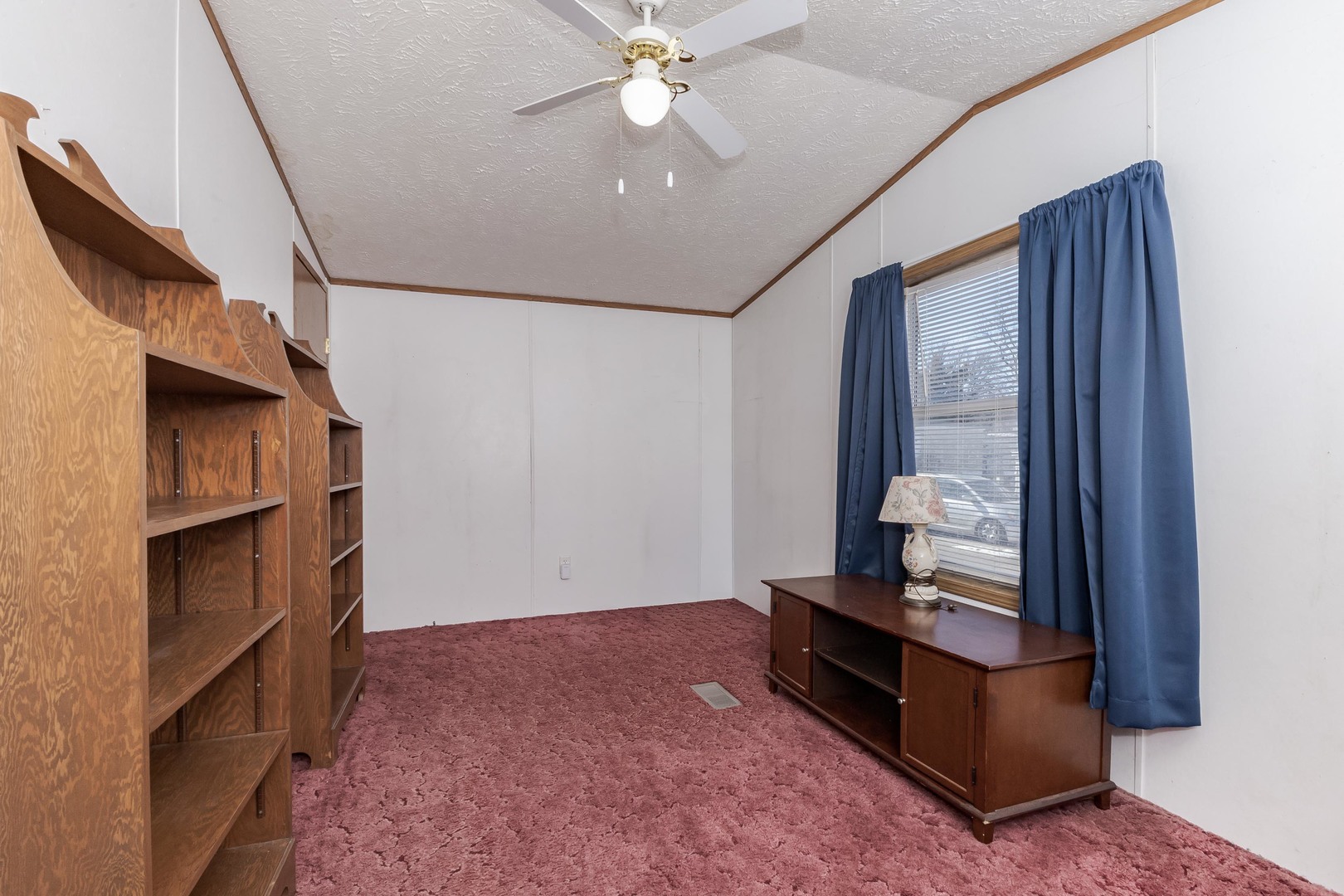 602 6th Street, Bloomington, IL 61704