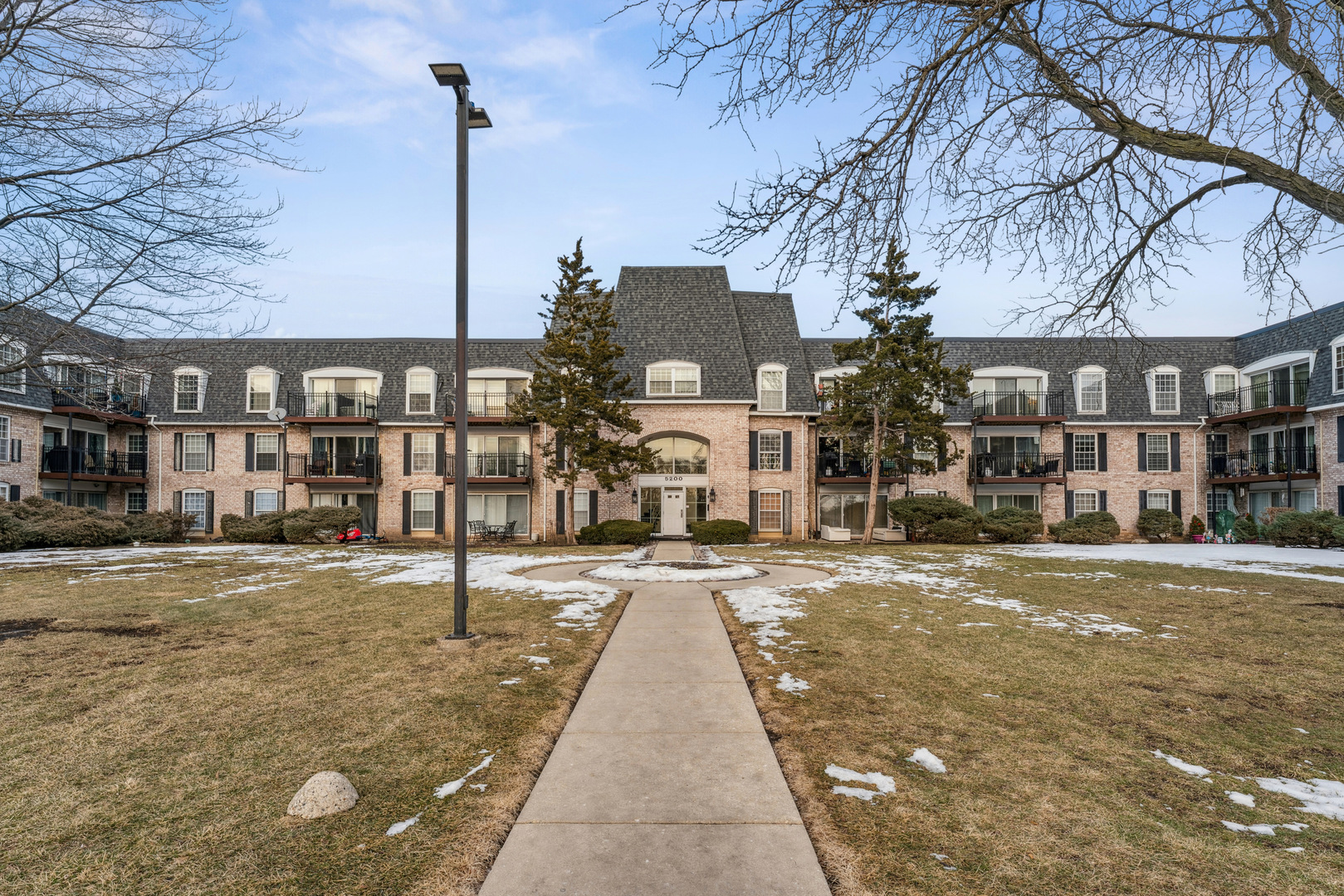 5200 Carriageway Drive #117, Rolling Meadows, IL 60008