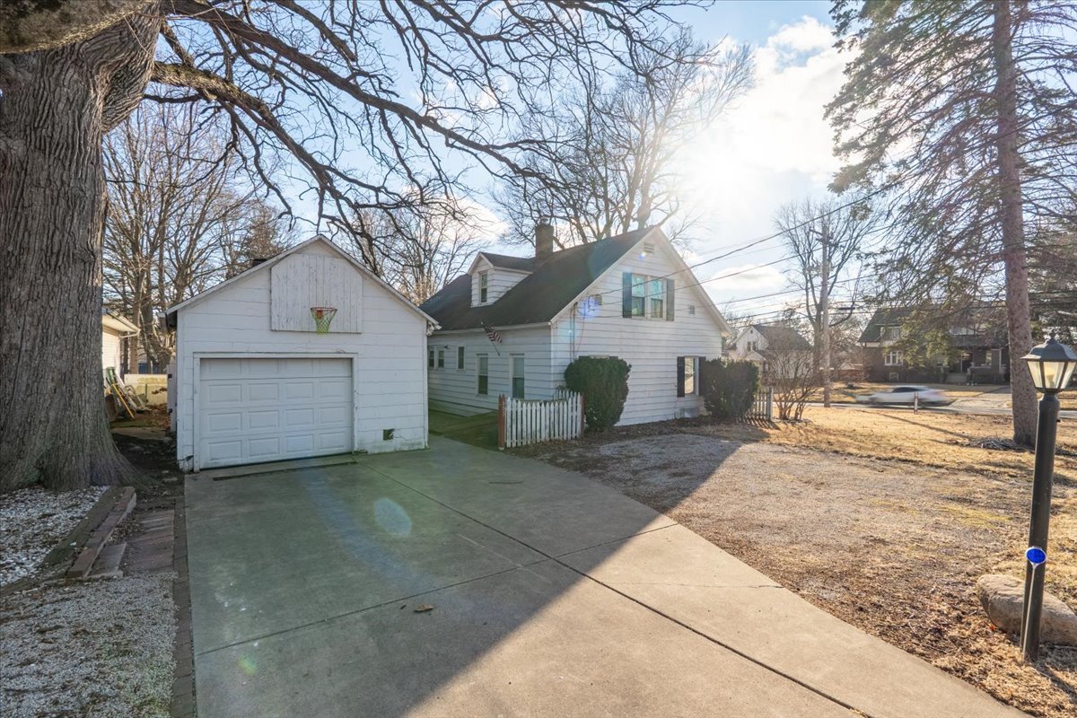 603 S Main Street, Eureka, IL 61530