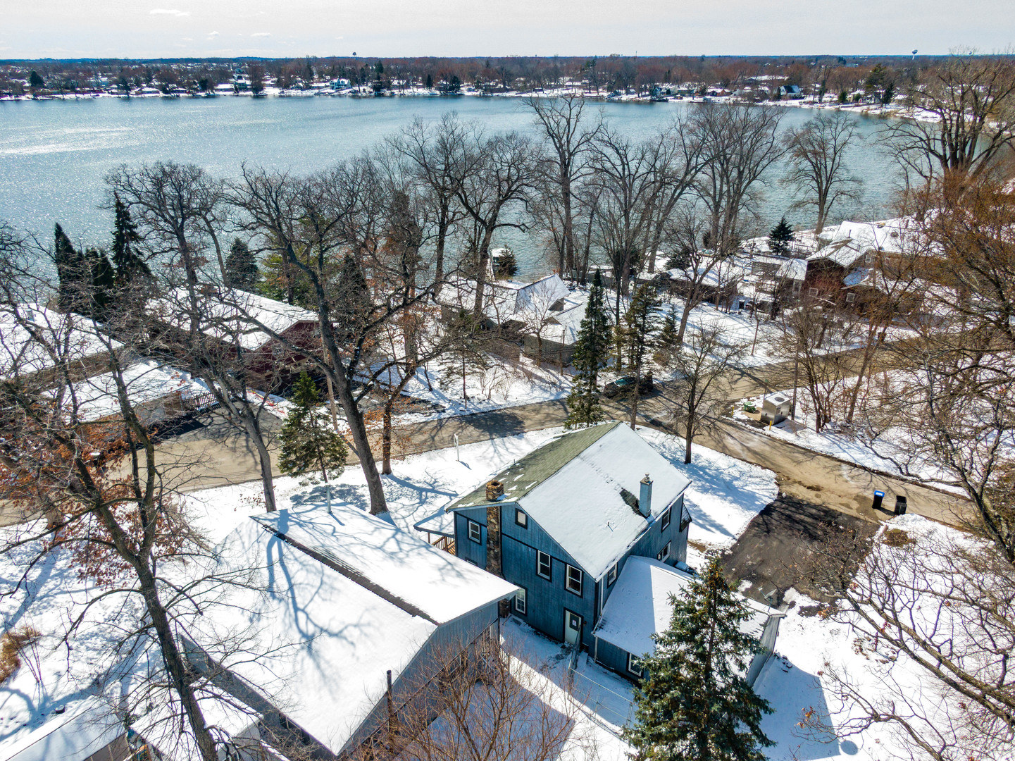 21870 W Lake Avenue, Round Lake, IL 60073