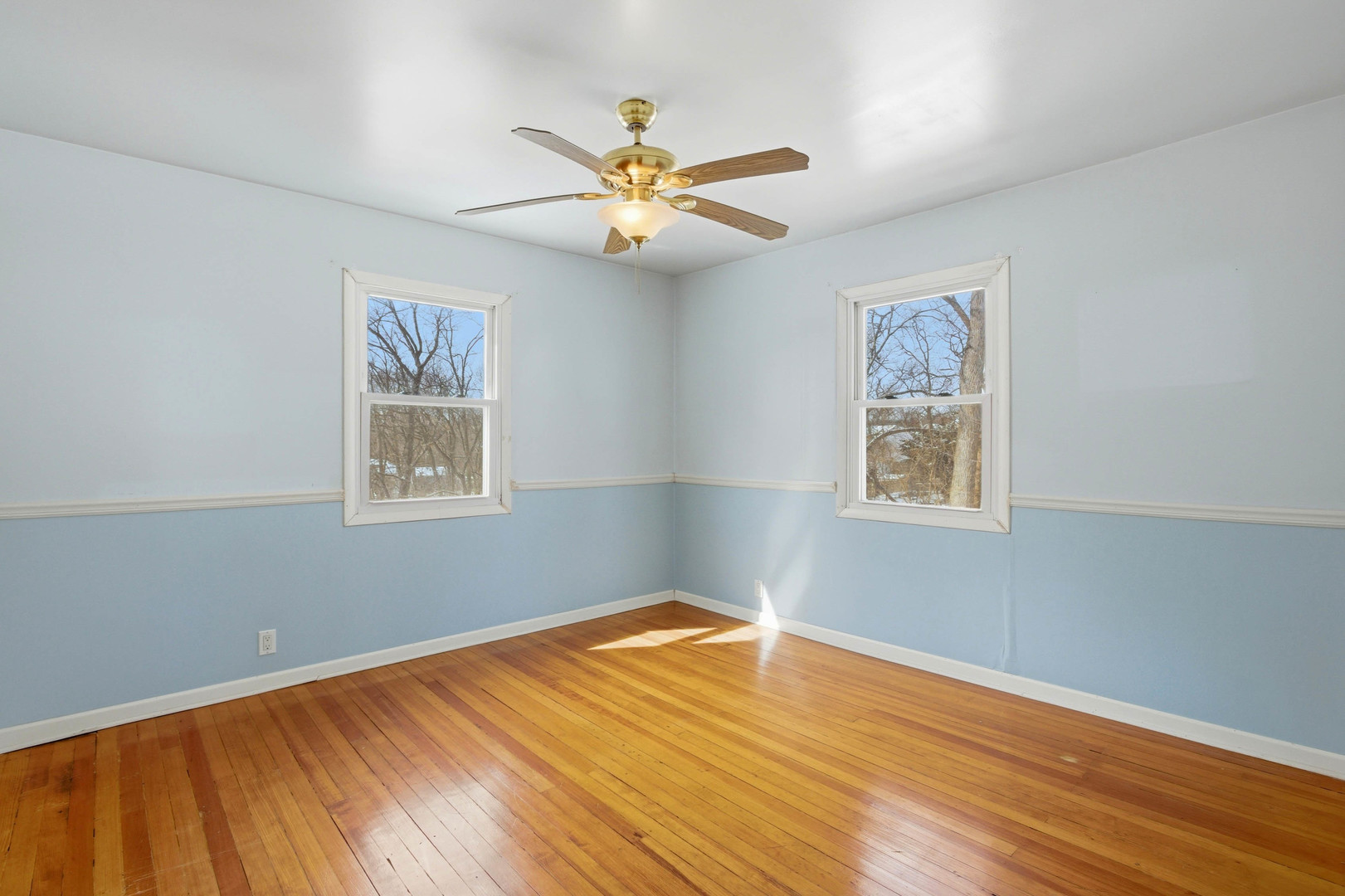 21870 W Lake Avenue, Round Lake, IL 60073