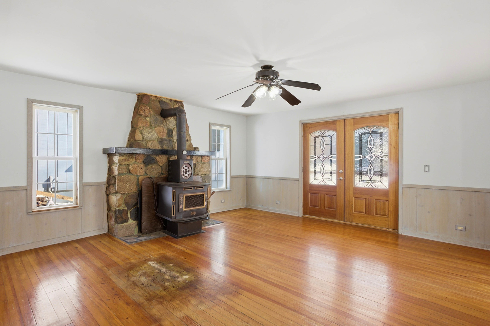 21870 W Lake Avenue, Round Lake, IL 60073