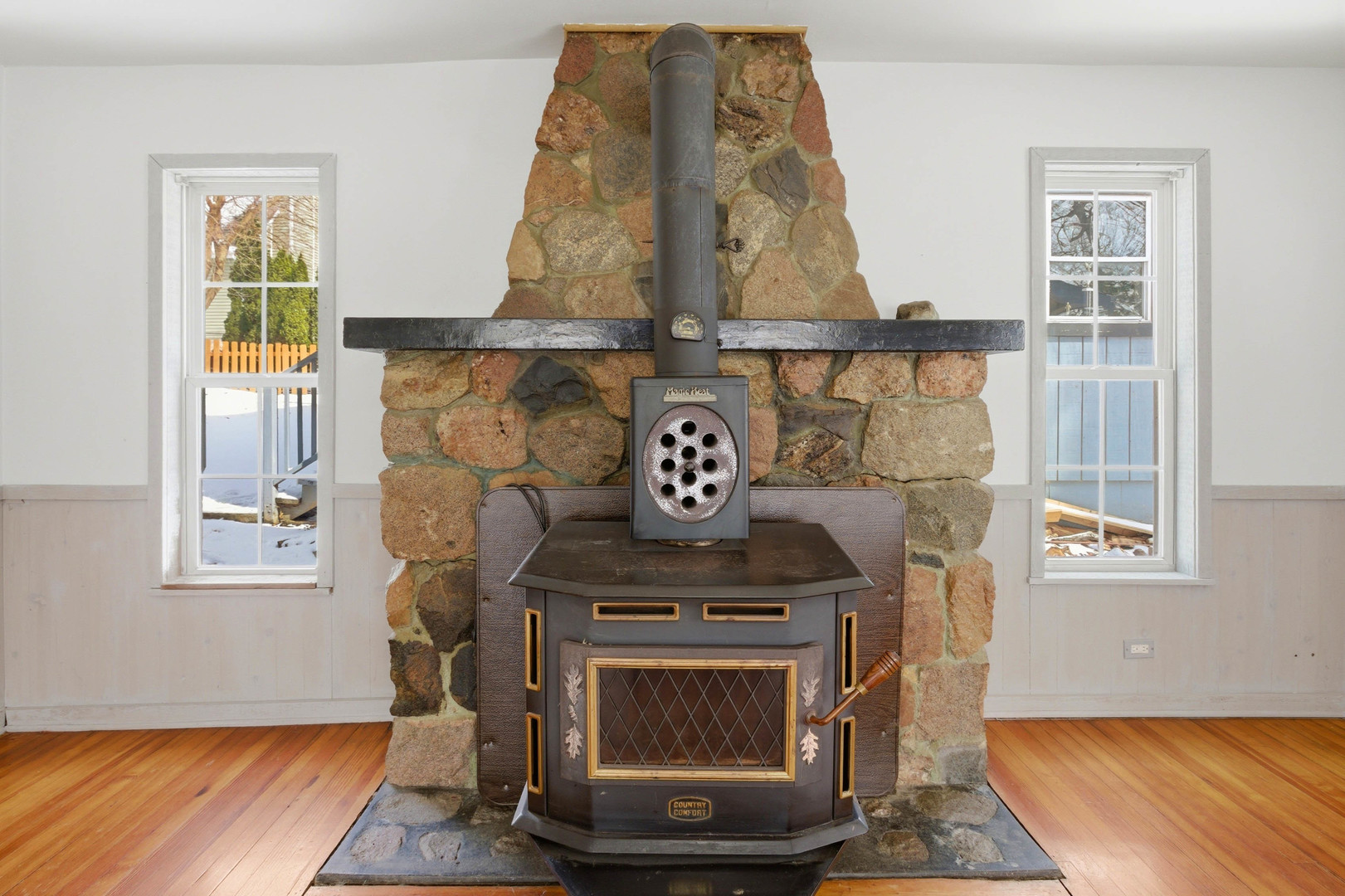 21870 W Lake Avenue, Round Lake, IL 60073