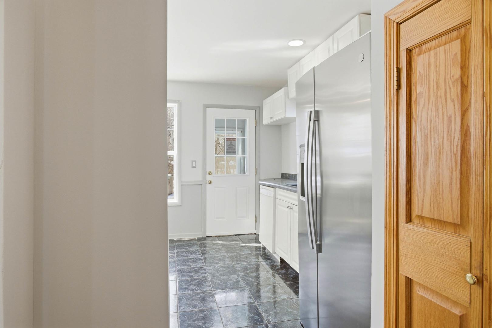 21870 W Lake Avenue, Round Lake, IL 60073