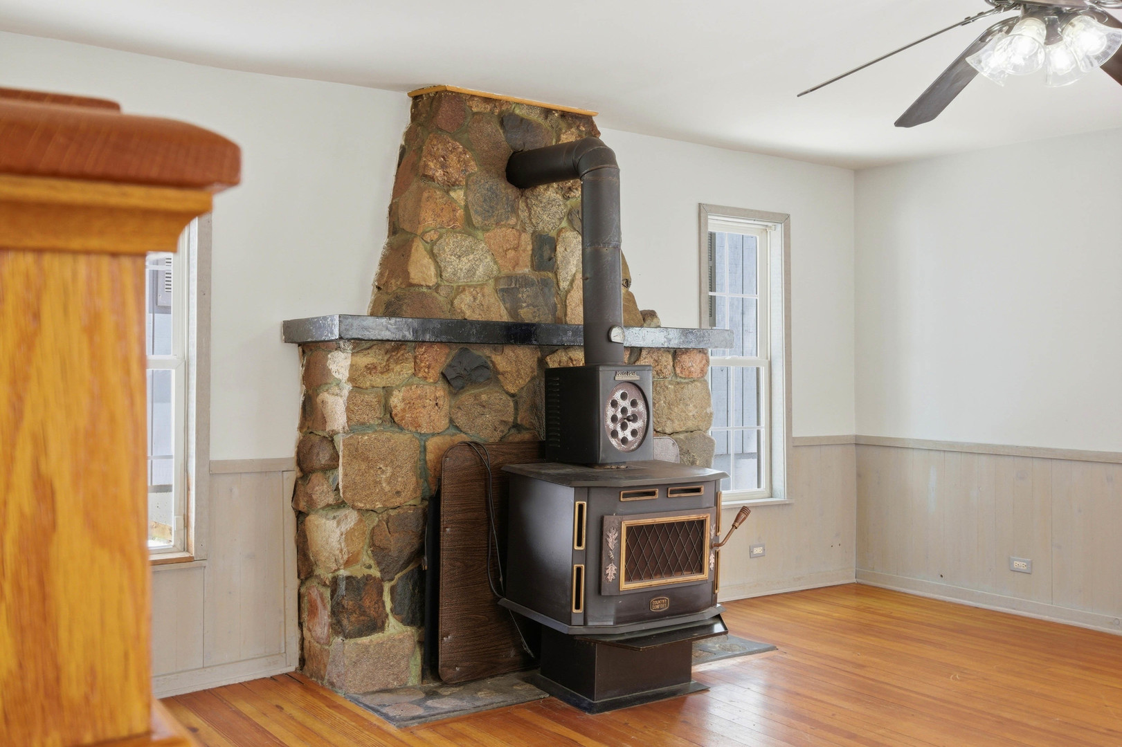 21870 W Lake Avenue, Round Lake, IL 60073