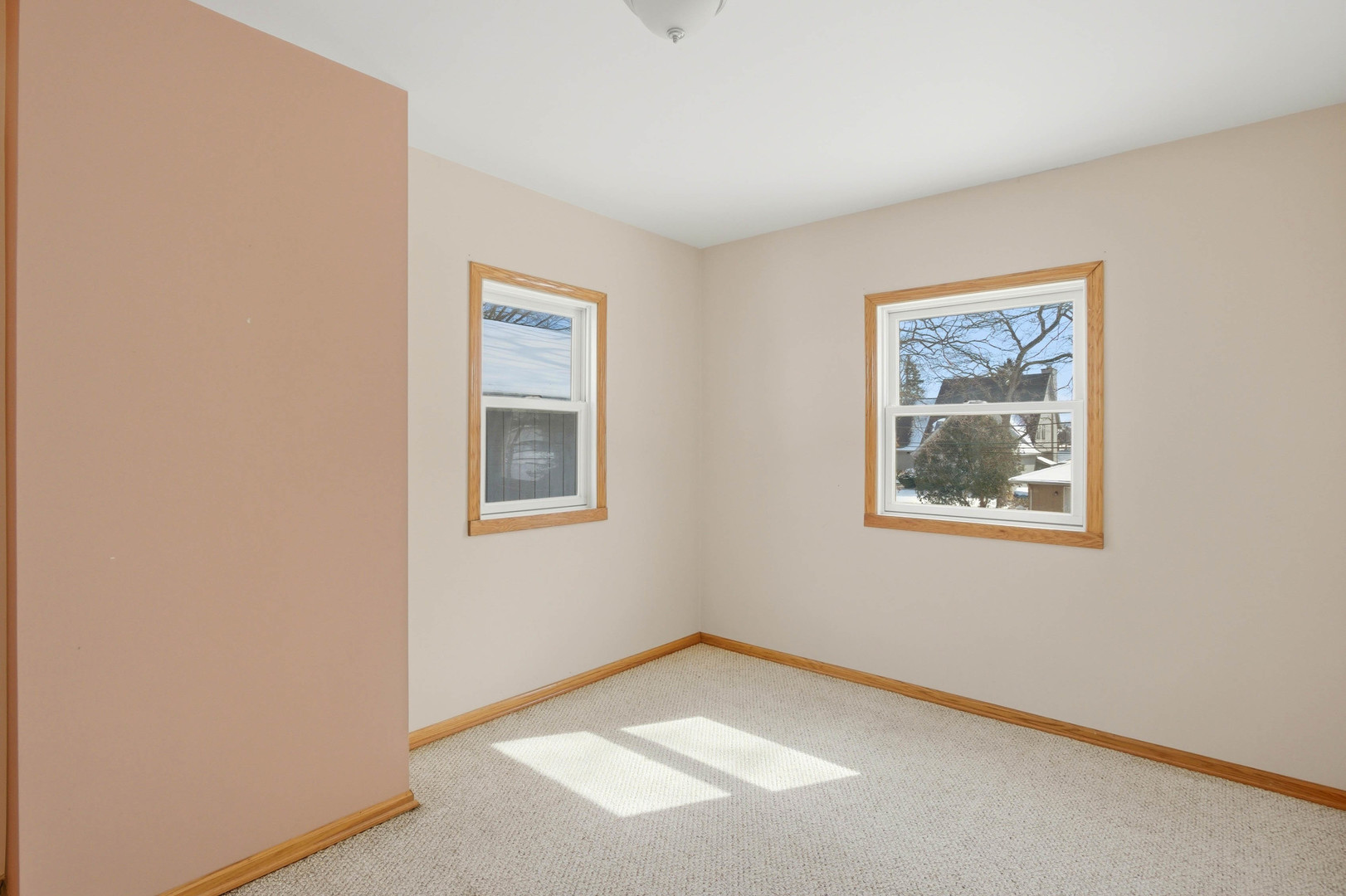 21870 W Lake Avenue, Round Lake, IL 60073