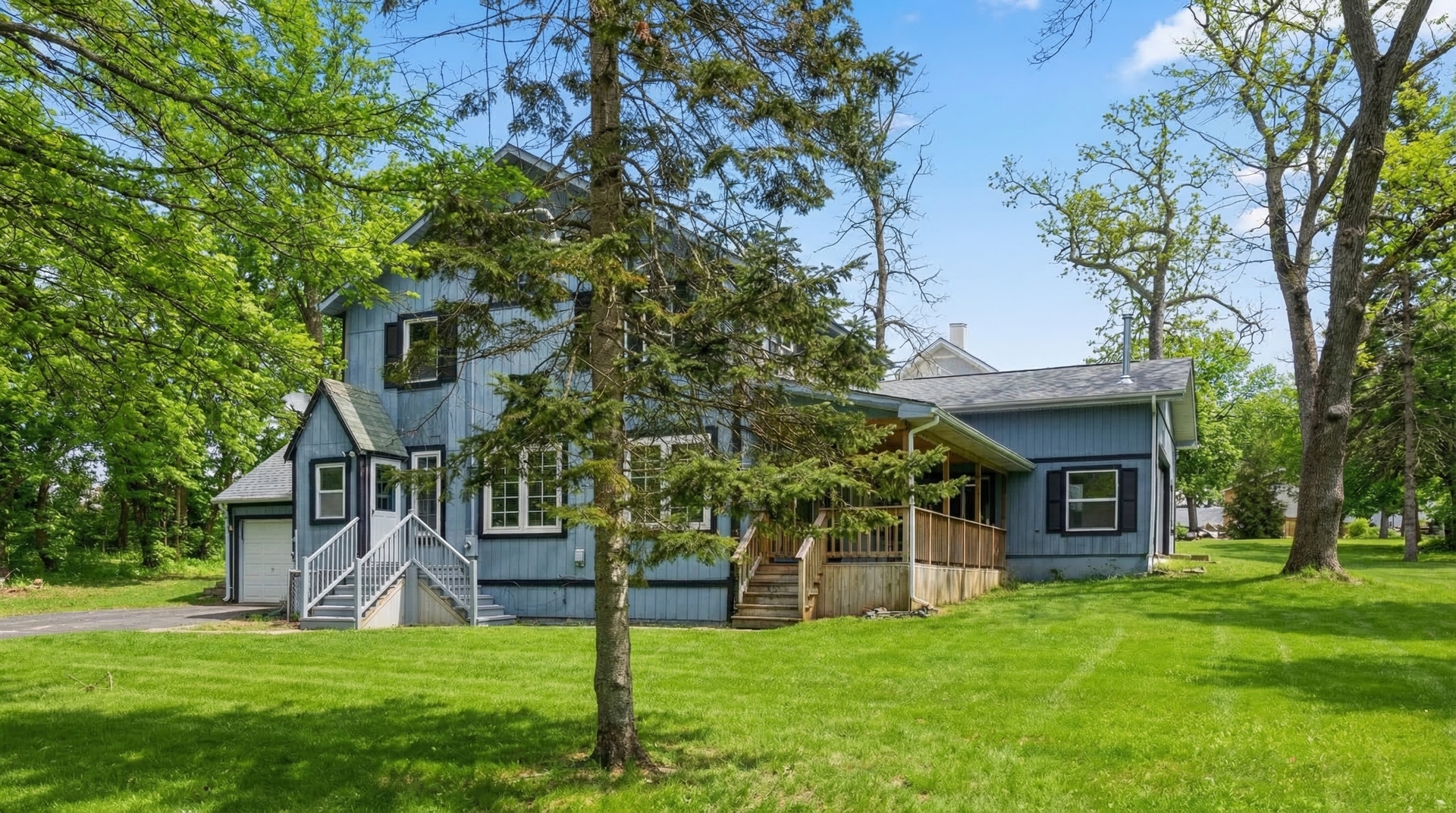 21870 W Lake Avenue, Round Lake, IL 60073