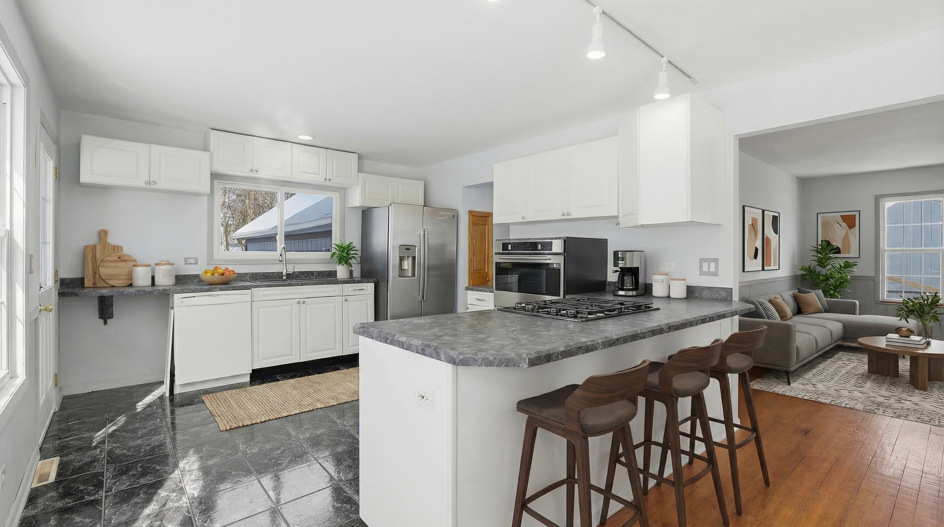 21870 W Lake Avenue, Round Lake, IL 60073