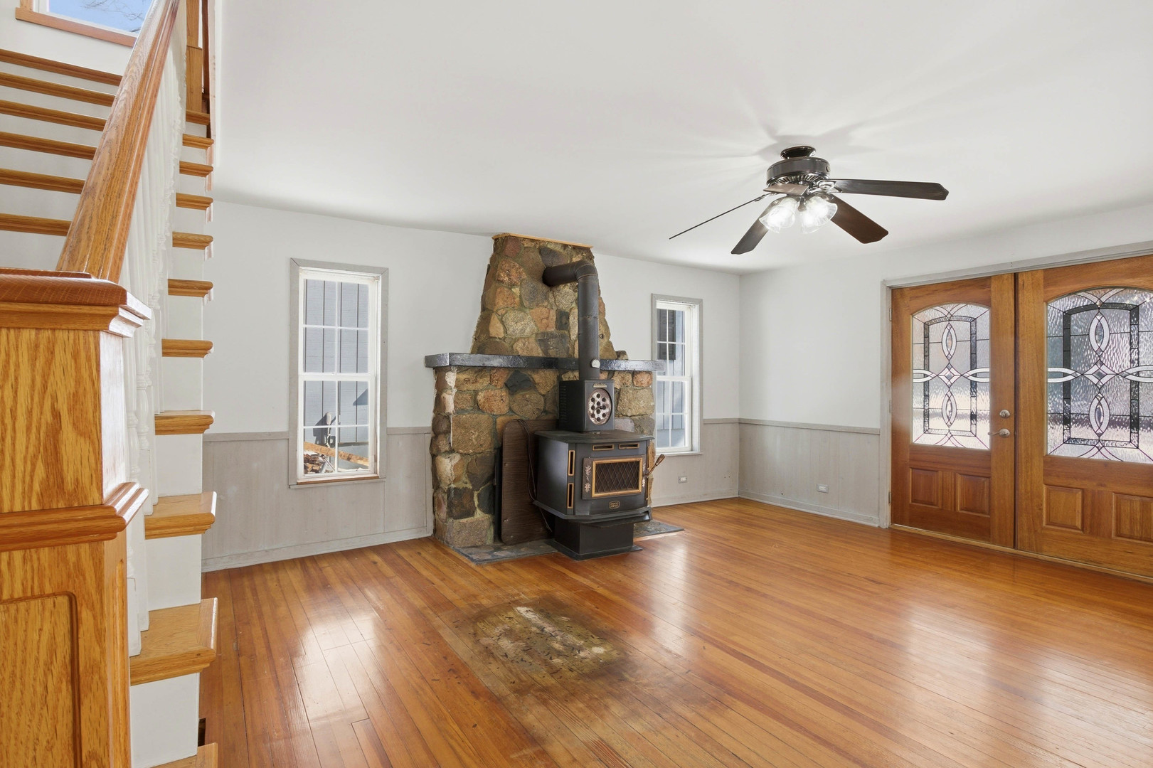 21870 W Lake Avenue, Round Lake, IL 60073