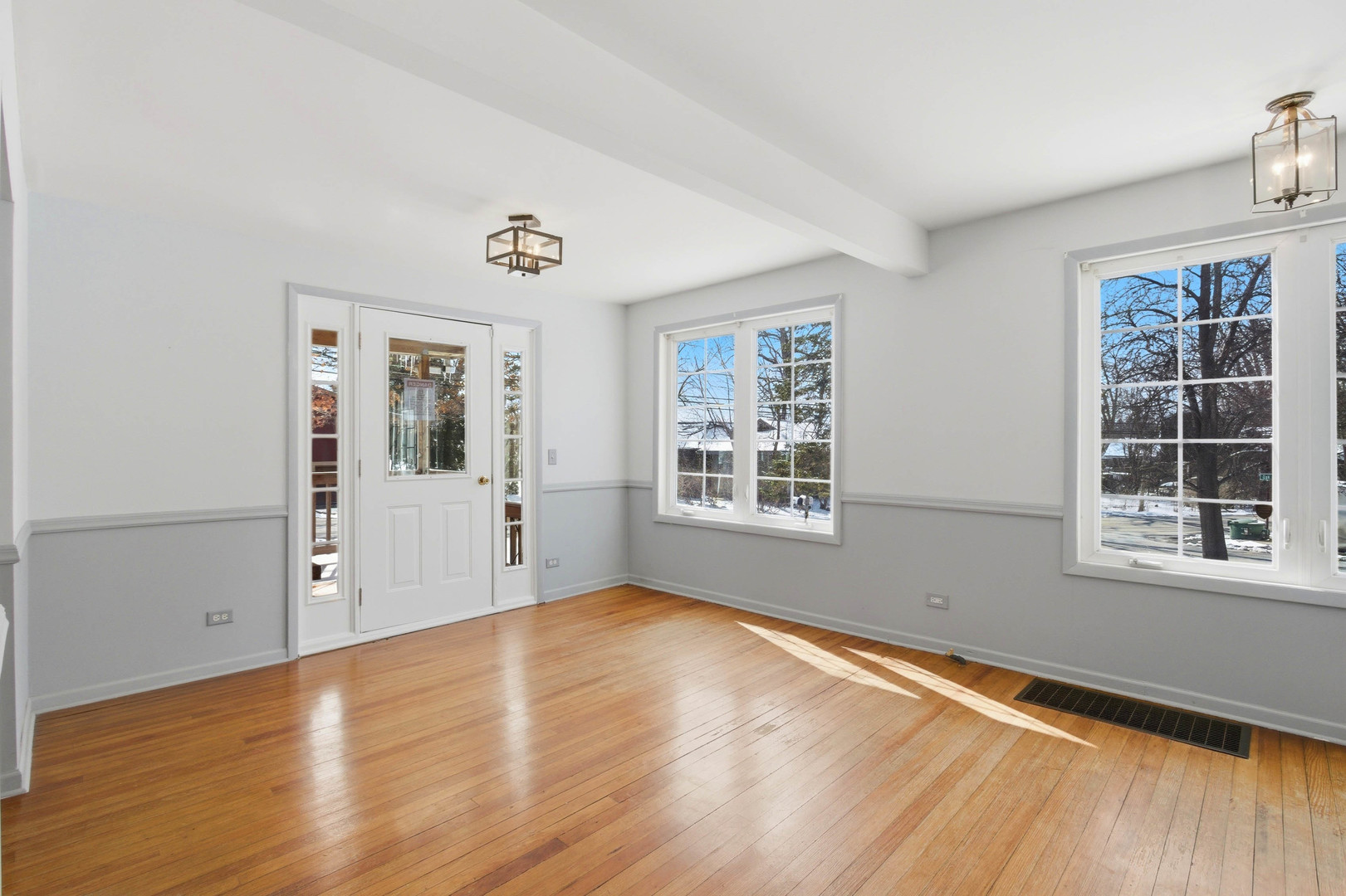 21870 W Lake Avenue, Round Lake, IL 60073