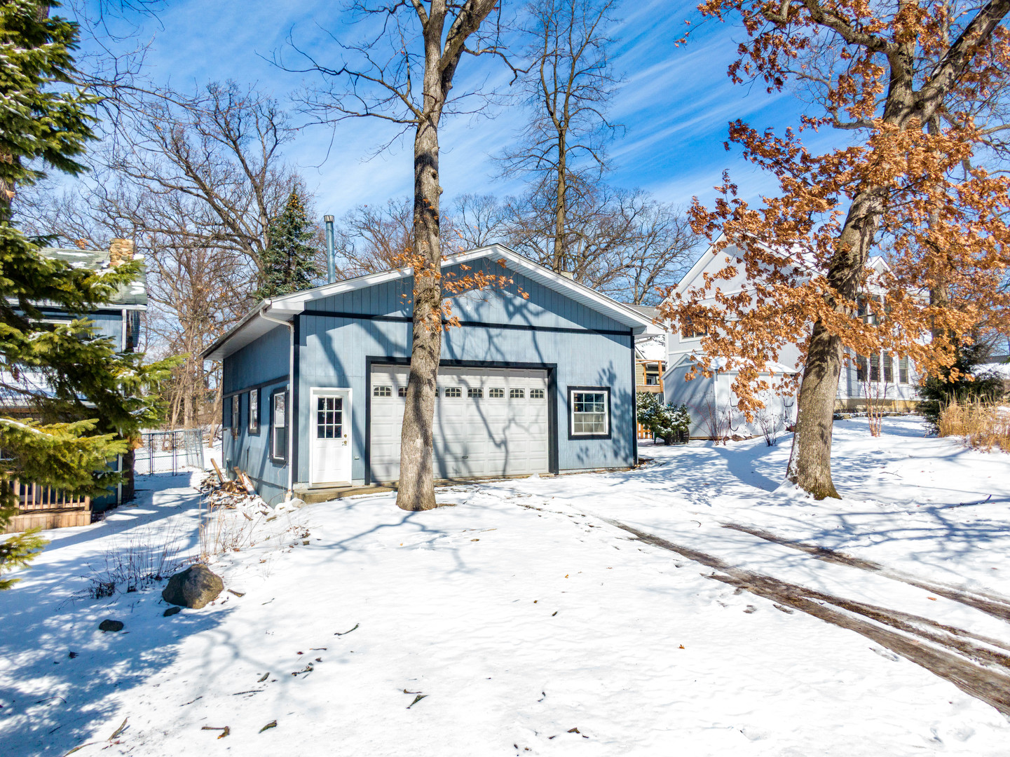 21870 W Lake Avenue, Round Lake, IL 60073