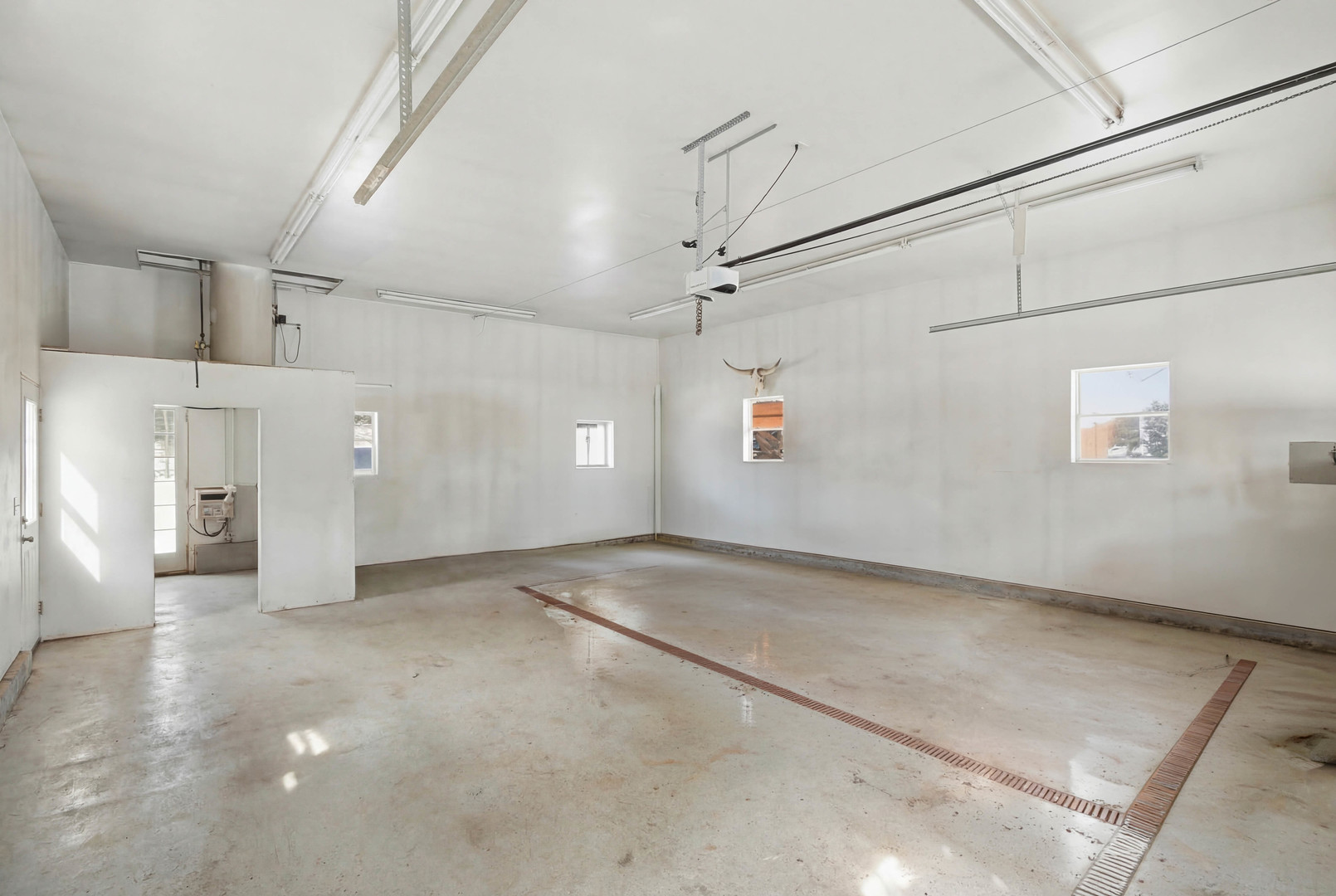 21870 W Lake Avenue, Round Lake, IL 60073