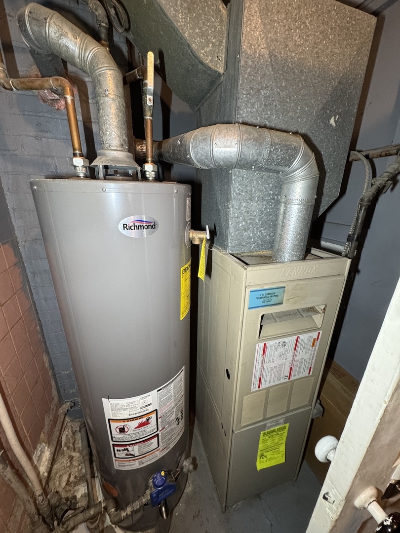 1811 N Raynor Avenue #1811, Crest Hill, IL 60403