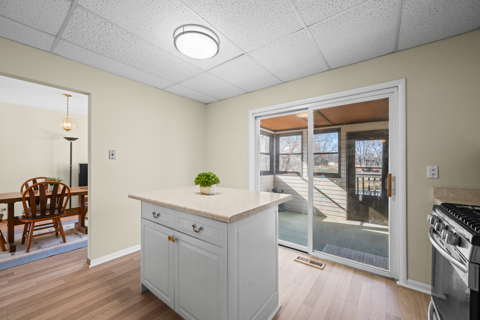 4480 Thornbark Drive, Hoffman Estates, IL 60192