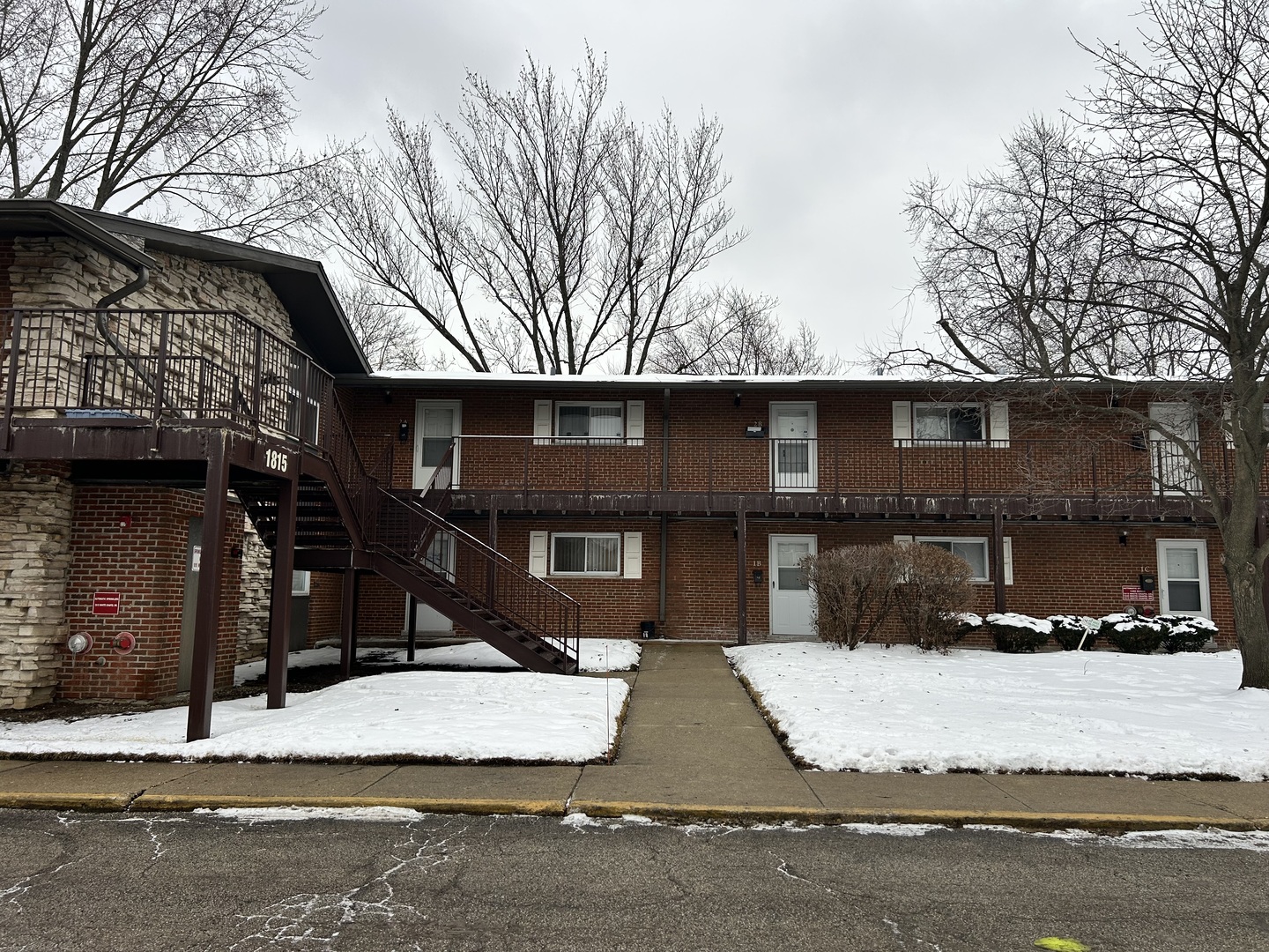 1845 White Chapel Drive #2A, Mount Prospect, IL 60056
