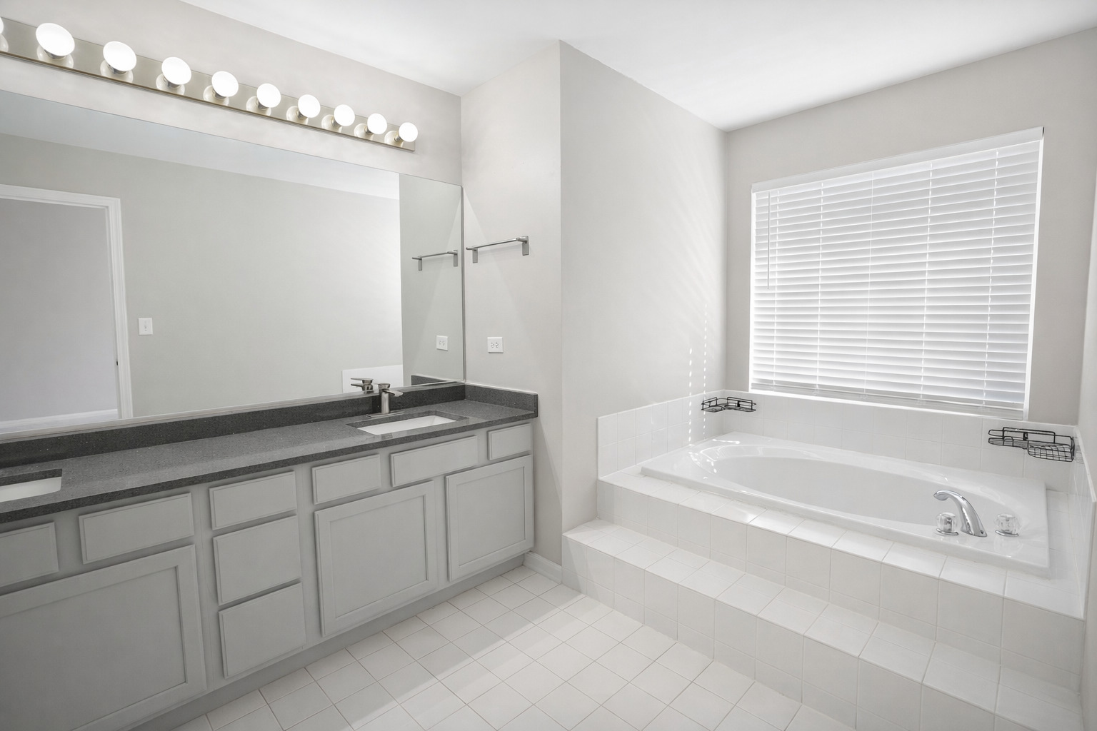 2715 CAVALCADE Court, Aurora, IL 60503