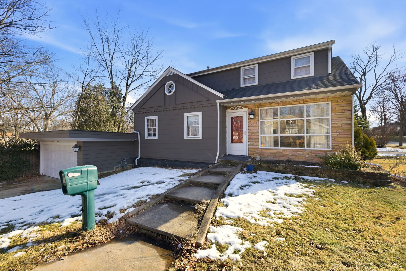 101 S Adams Street, Westmont, IL 60559