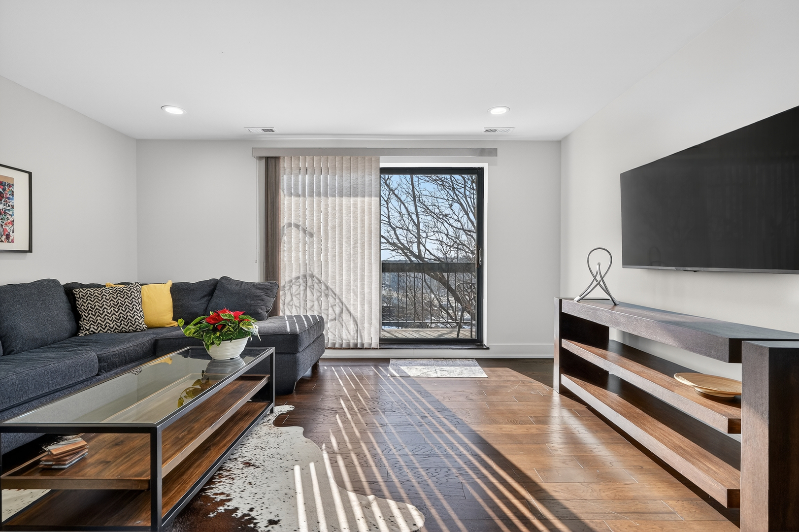 711 S River Road #617, Des Plaines, IL 60016