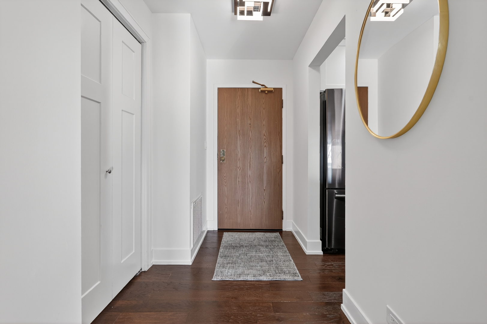 711 S River Road #617, Des Plaines, IL 60016