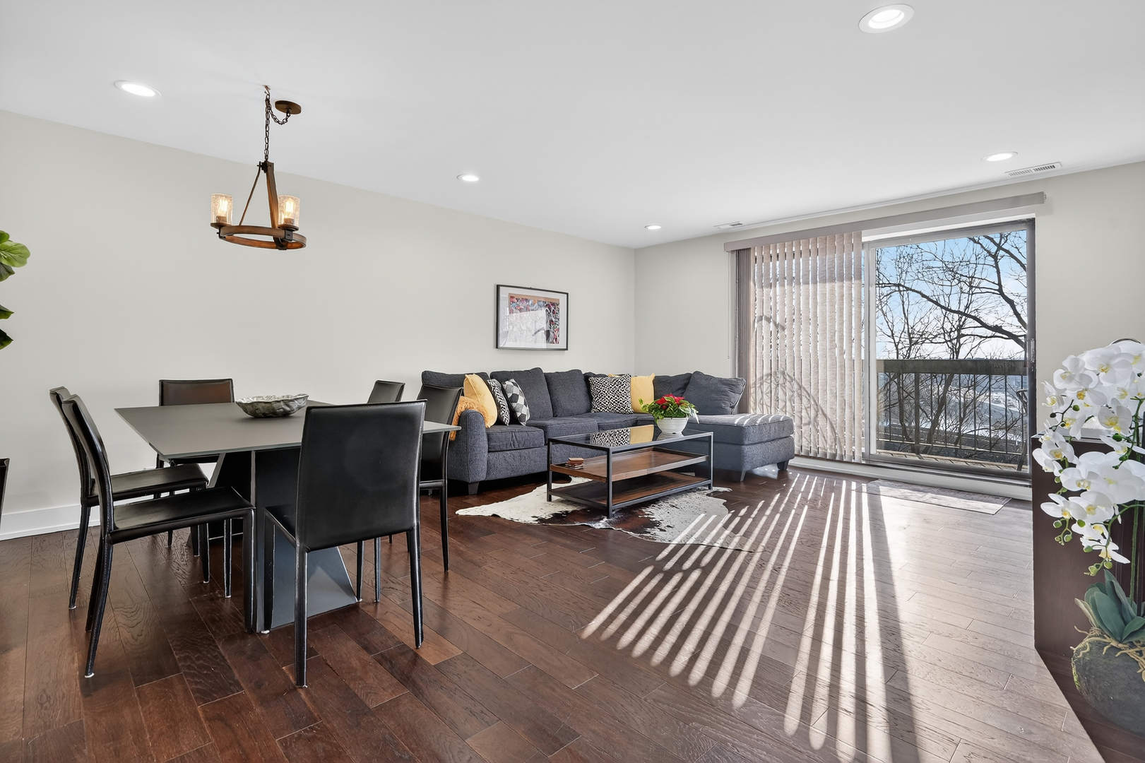 711 S River Road #617, Des Plaines, IL 60016