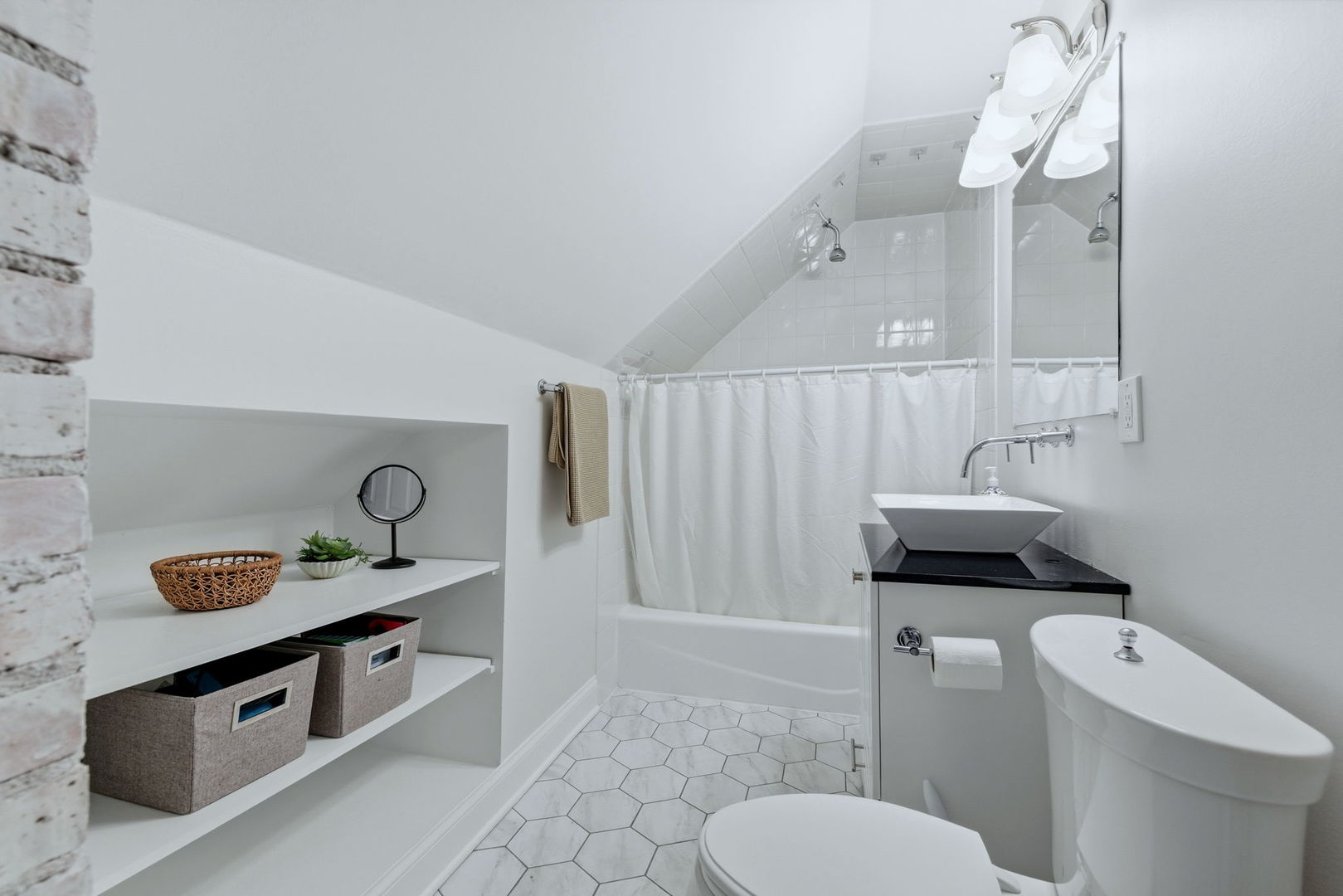 740 Prairie Avenue, Naperville, IL 60540