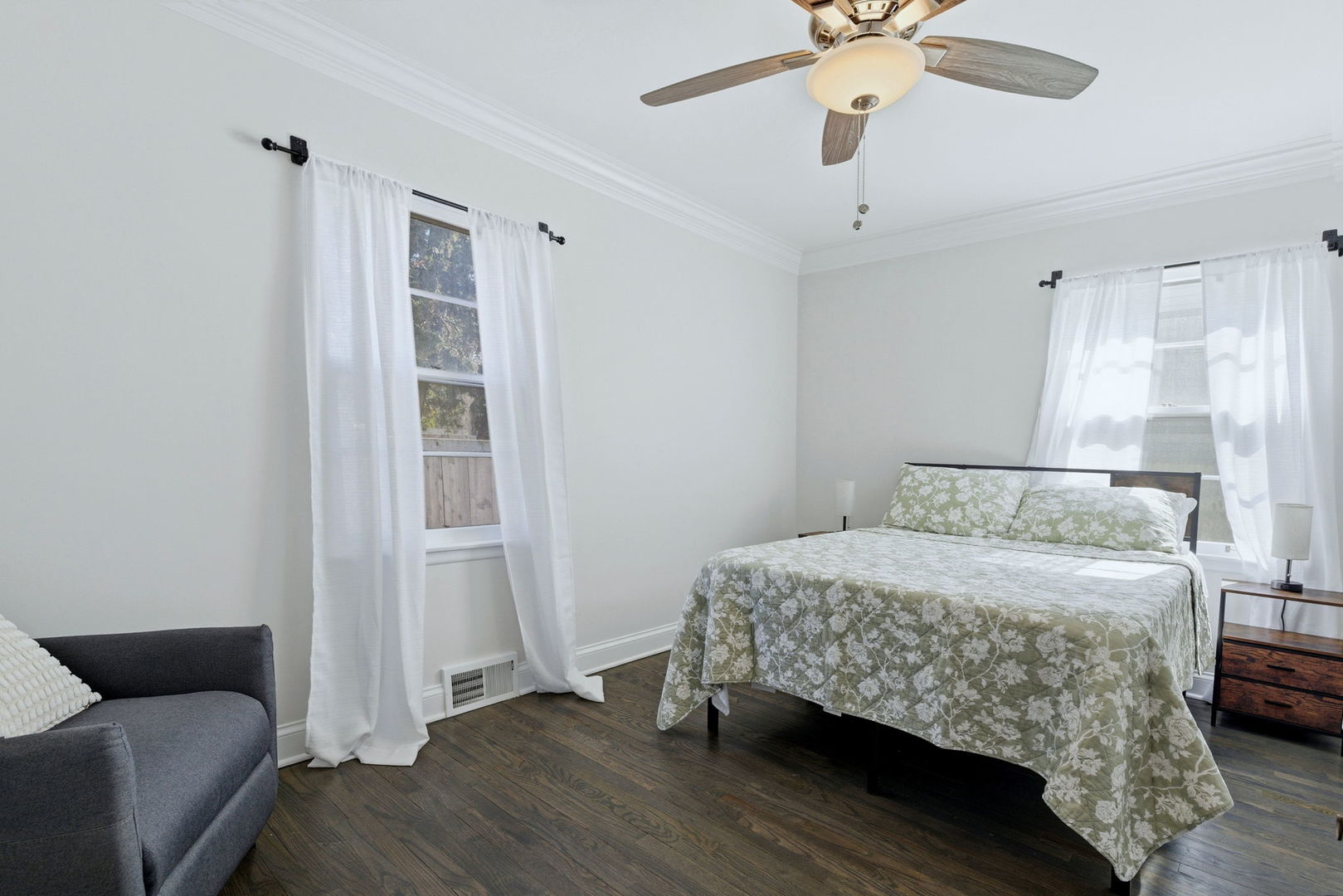 740 Prairie Avenue, Naperville, IL 60540