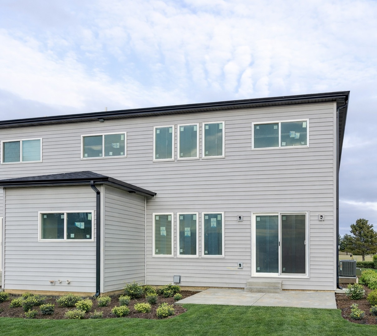 379 LARKSPUR Lane, Normal, IL 61761