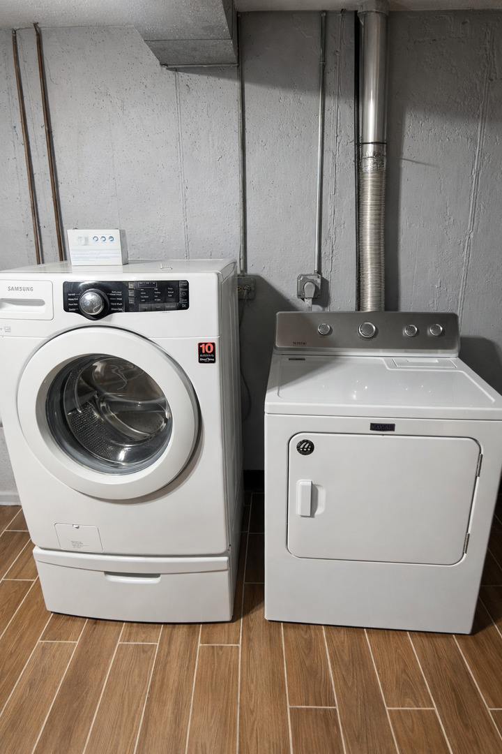 862 Omaha Court, Carol Stream, IL 60188