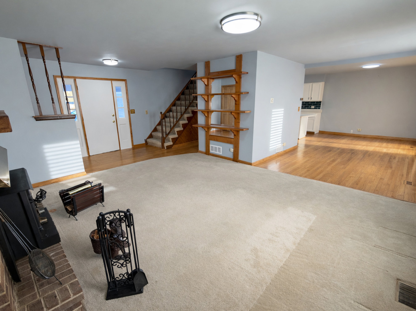 862 Omaha Court, Carol Stream, IL 60188